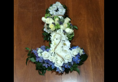 Anchor of hope - Beautiful Anchor of flowers colour theme upon request.